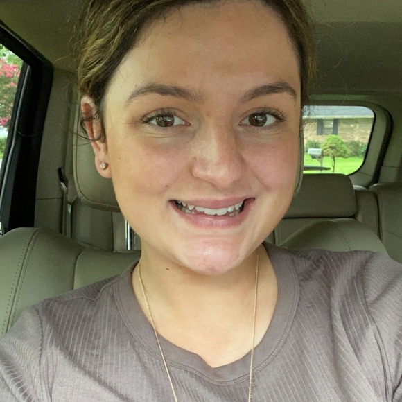 Meet your Posher, Sarah - Picture 3 of 5